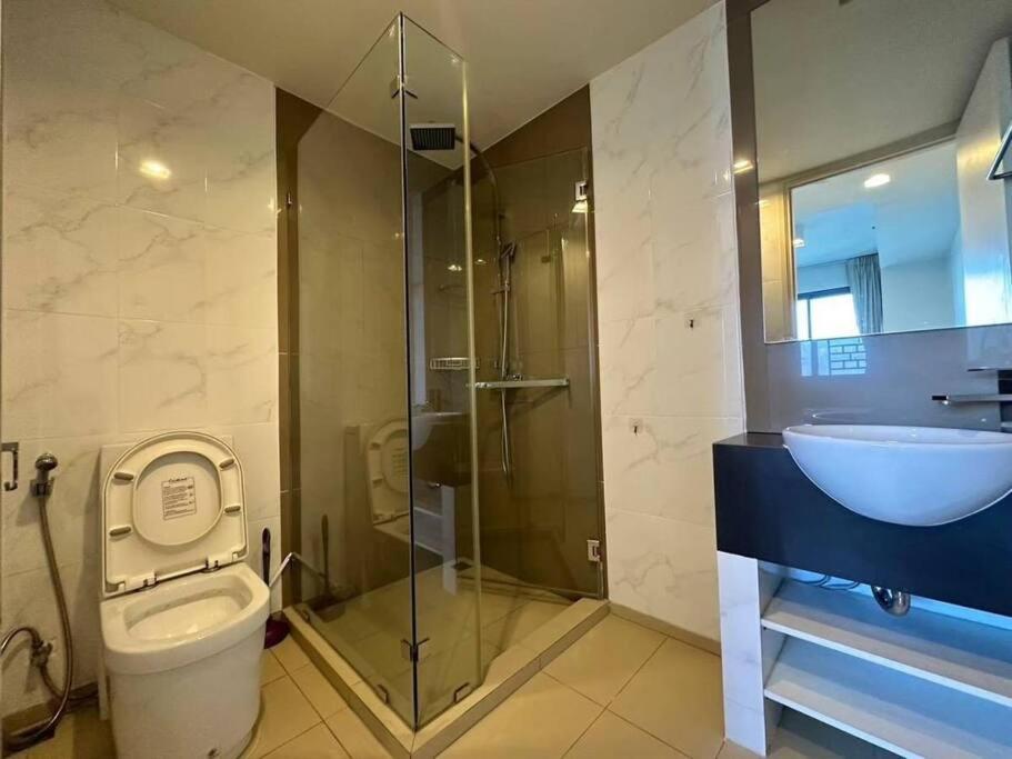 Sea View -high Floor 2 Bed Excellent Location Apartment *