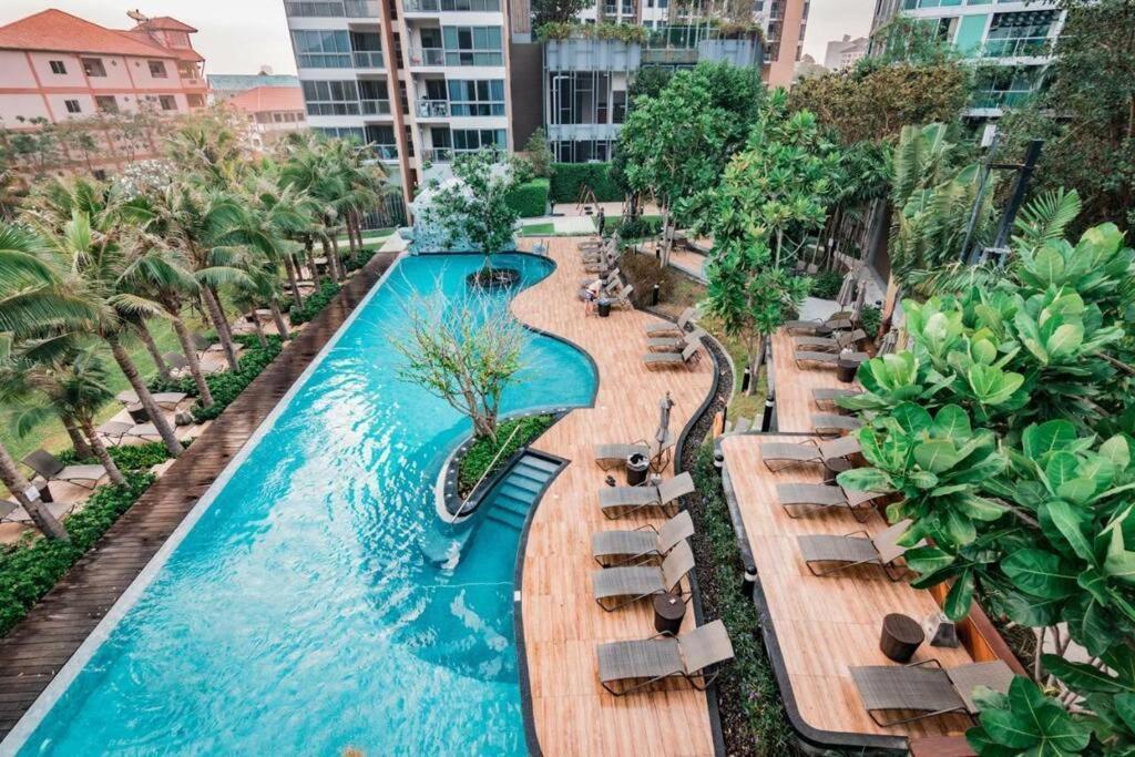 Sea View -high Floor 2 Bed Excellent Location
