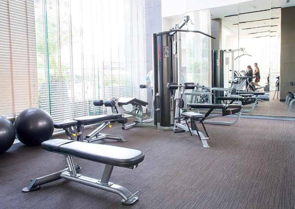 Apartment Sea View -high Floor 2 Bed Excellent Location *