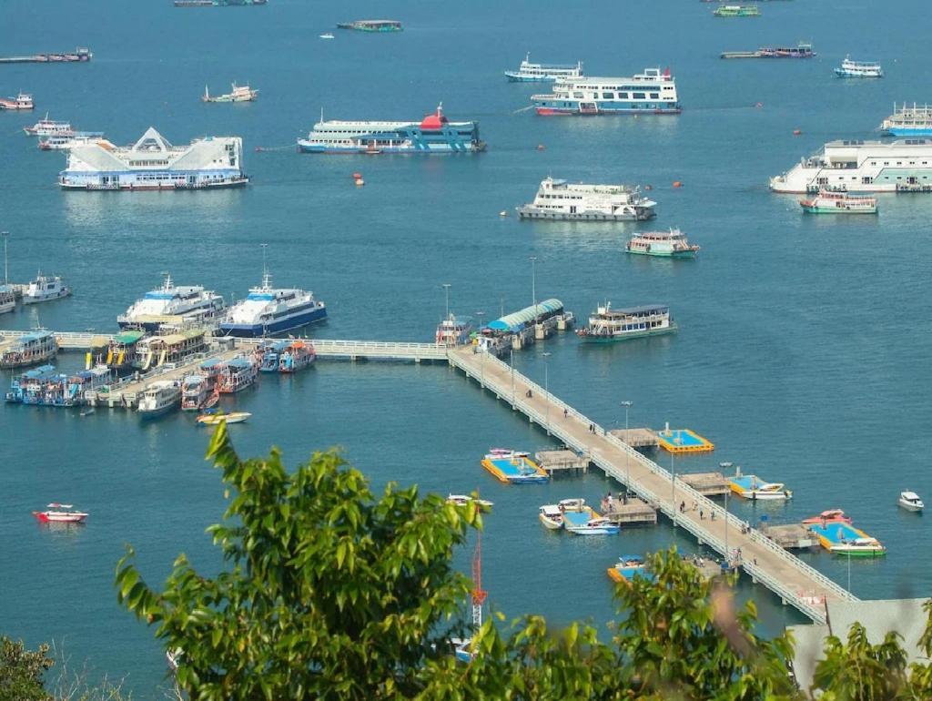 Sea View -high Floor 2 Bed Excellent Location Pattaya